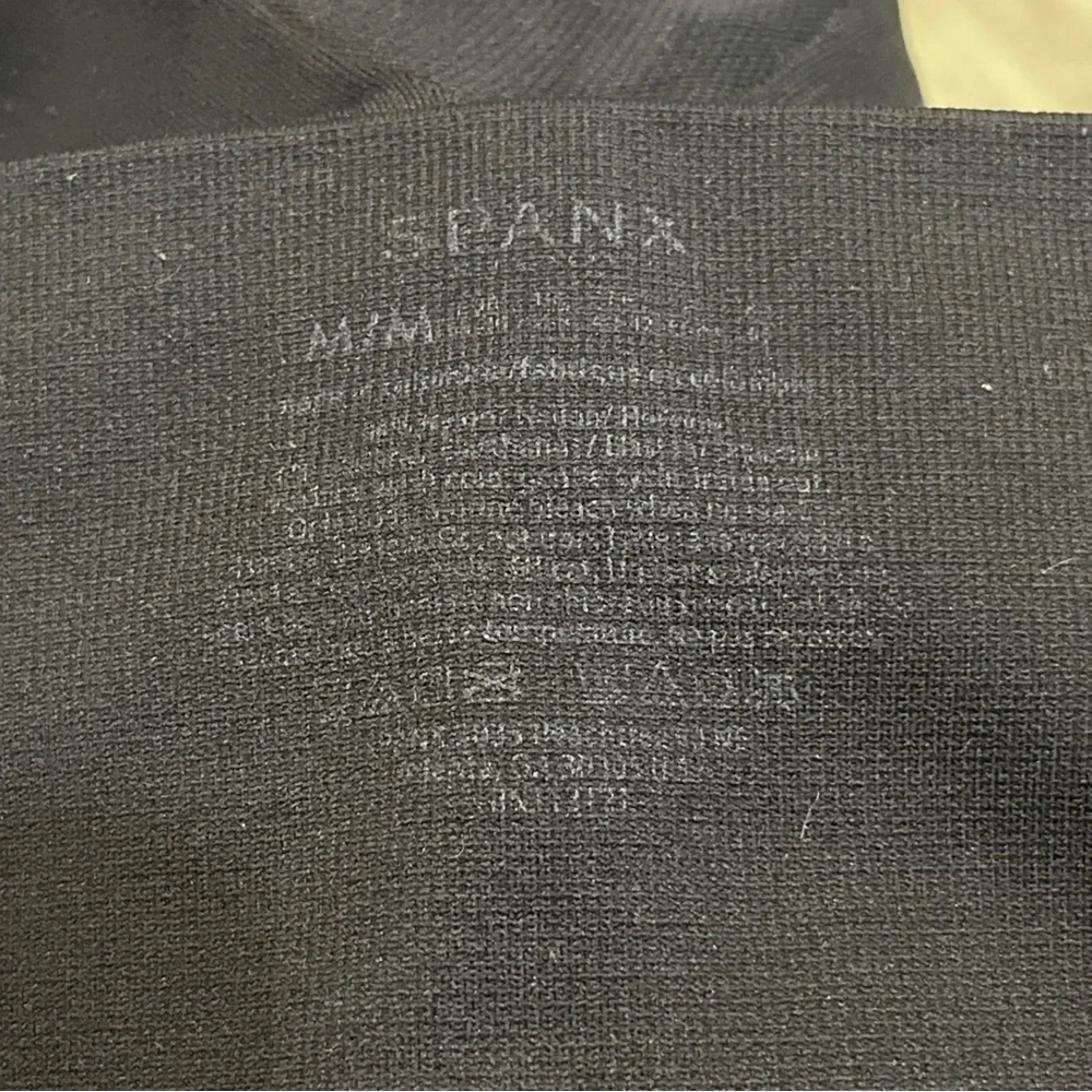 SPANX Leggings Women’s Size Small Black Print Look at‎ Me Now Seamless Cropped